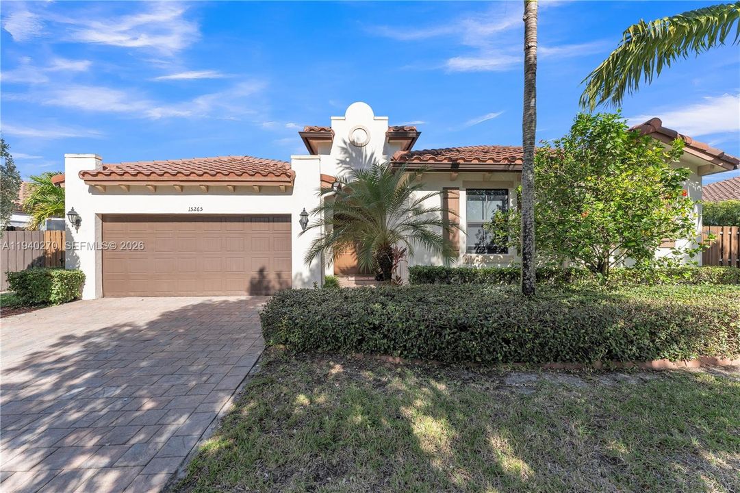 En Venta: $750,000 (4 camas, 3 baños, 2265 Pies cuadrados)