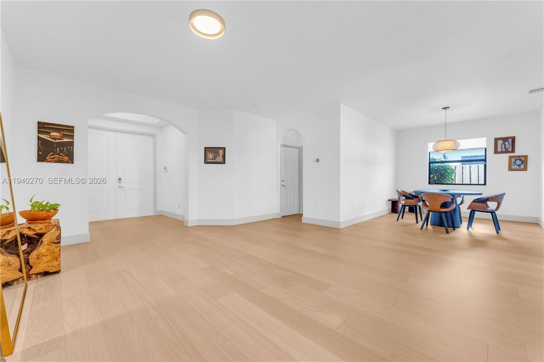 En Venta: $750,000 (4 camas, 3 baños, 2265 Pies cuadrados)