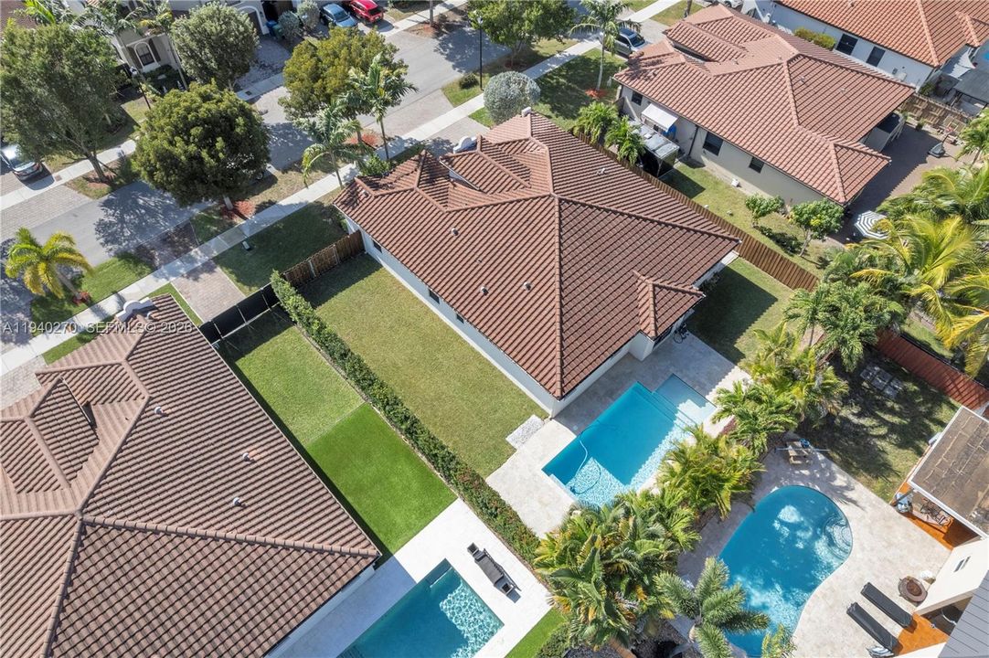 En Venta: $750,000 (4 camas, 3 baños, 2265 Pies cuadrados)