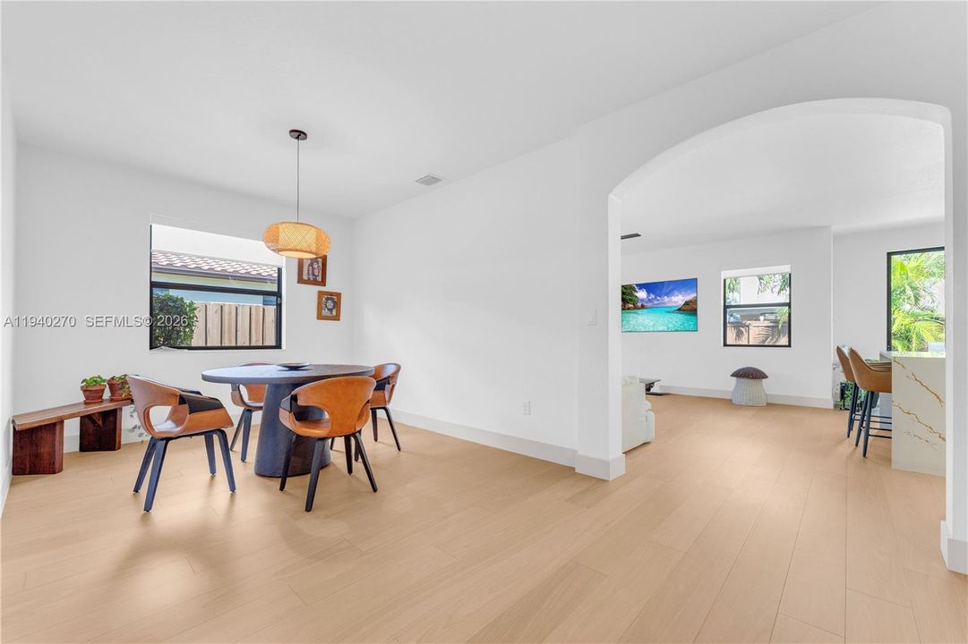 En Venta: $750,000 (4 camas, 3 baños, 2265 Pies cuadrados)