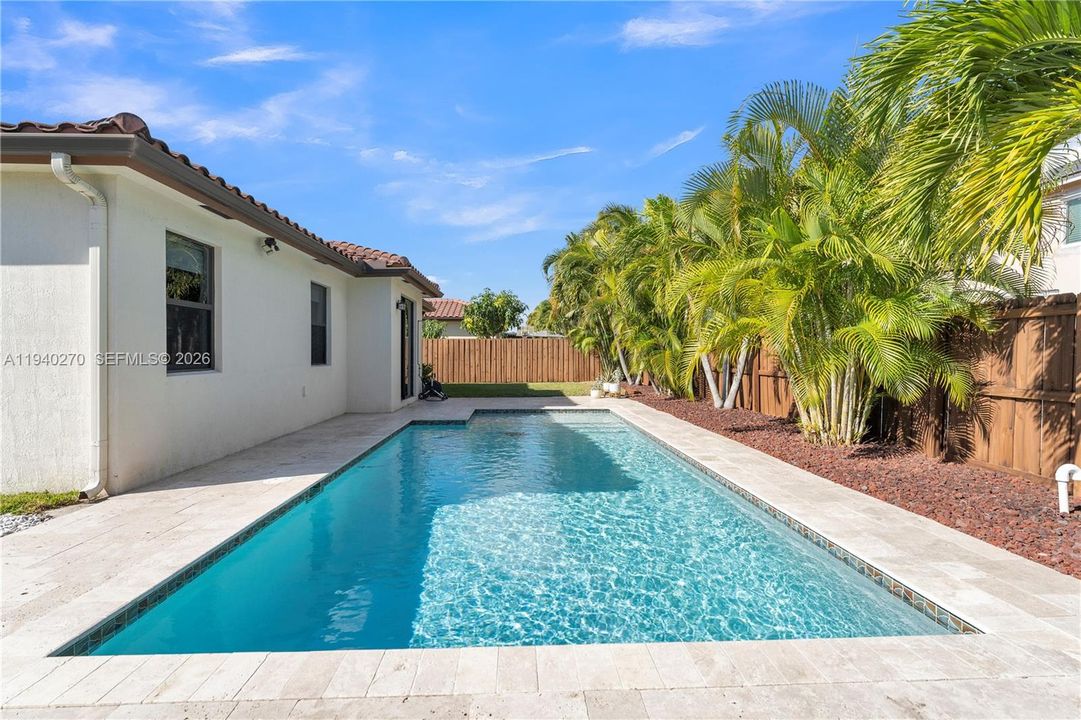 En Venta: $750,000 (4 camas, 3 baños, 2265 Pies cuadrados)