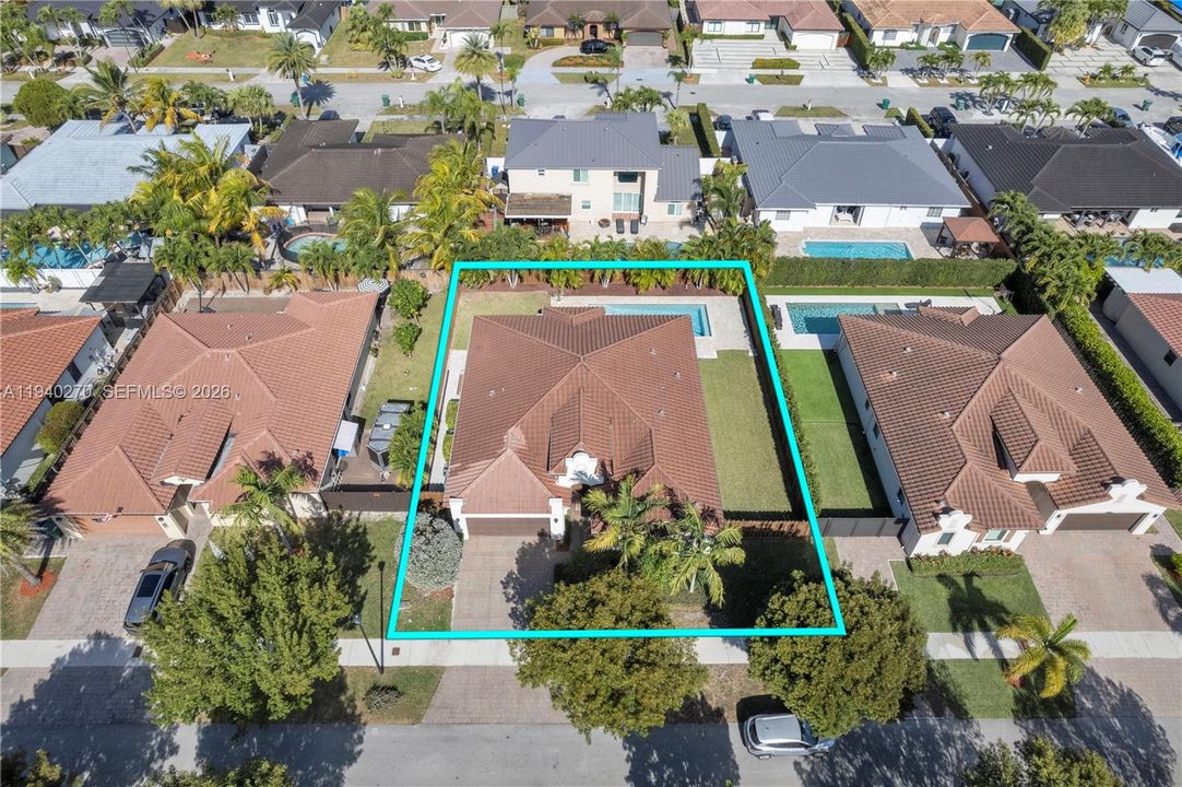 En Venta: $750,000 (4 camas, 3 baños, 2265 Pies cuadrados)