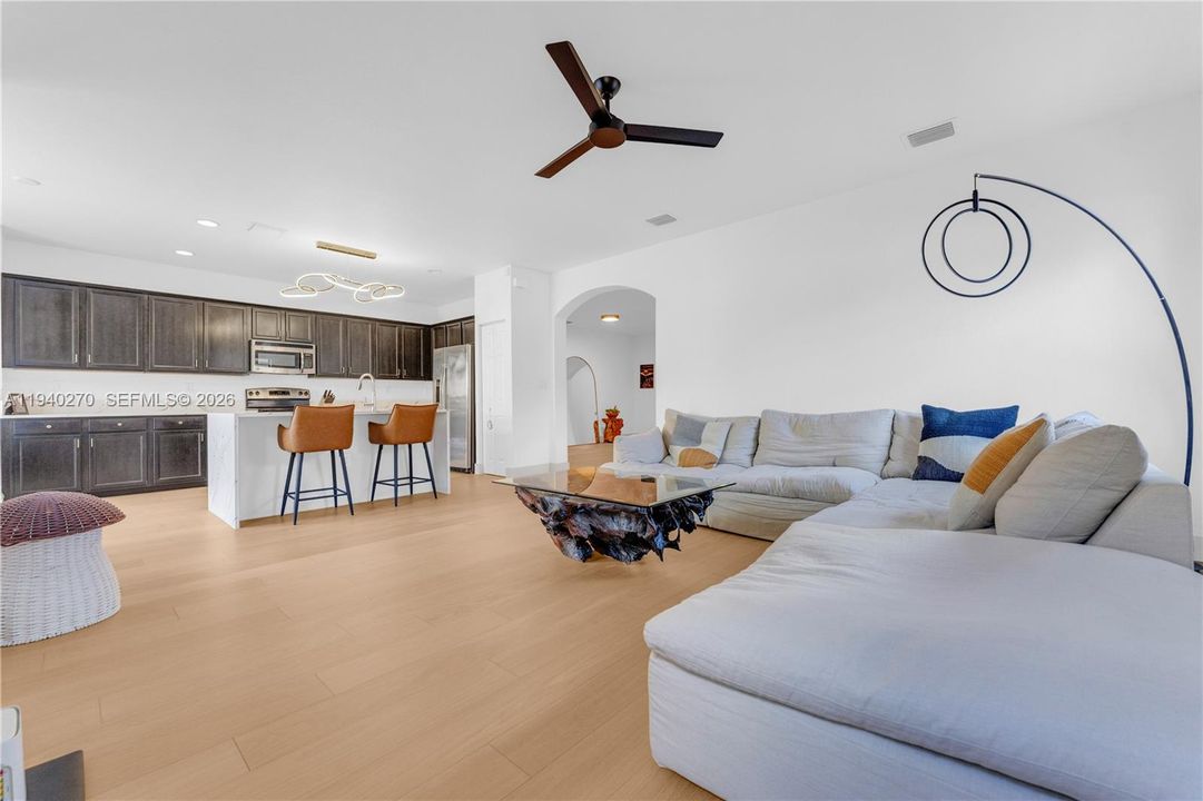 En Venta: $750,000 (4 camas, 3 baños, 2265 Pies cuadrados)