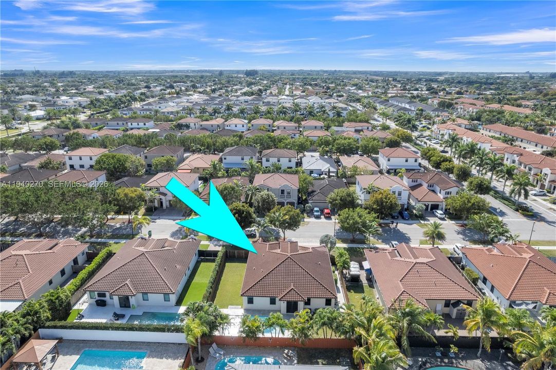 En Venta: $750,000 (4 camas, 3 baños, 2265 Pies cuadrados)