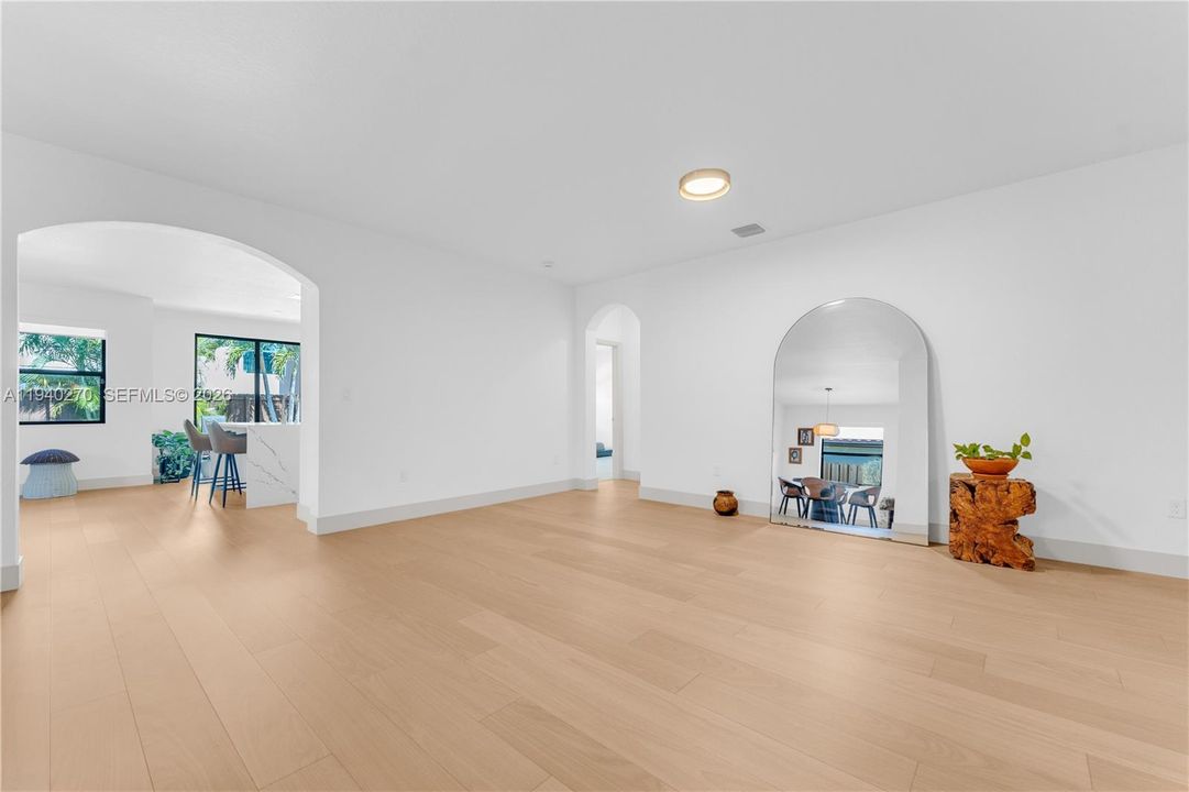 En Venta: $750,000 (4 camas, 3 baños, 2265 Pies cuadrados)