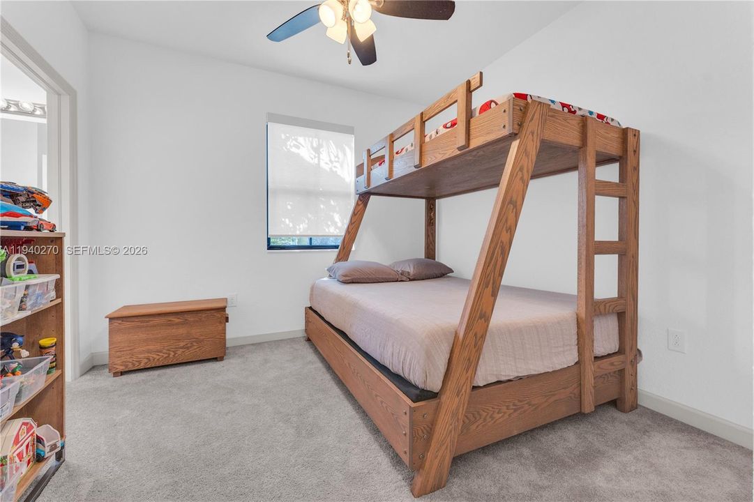 En Venta: $750,000 (4 camas, 3 baños, 2265 Pies cuadrados)