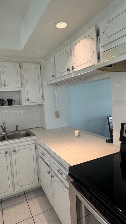 На продажу: $145,900 (2 спален, 2 ванн, 936 Квадратных фут)