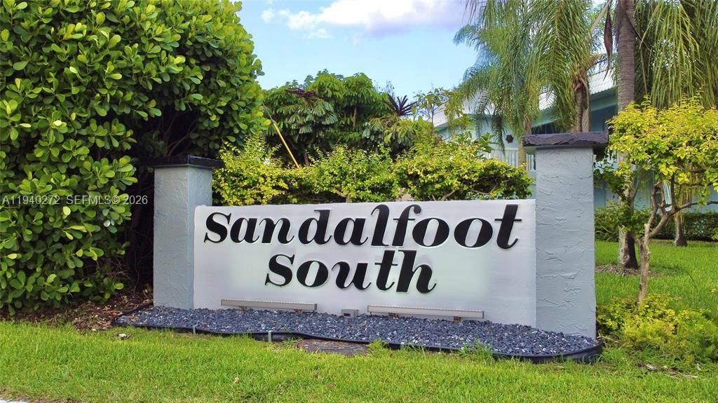 На продажу: $145,900 (2 спален, 2 ванн, 936 Квадратных фут)