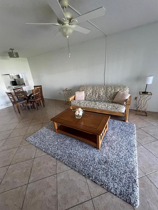 На продажу: $145,900 (2 спален, 2 ванн, 936 Квадратных фут)