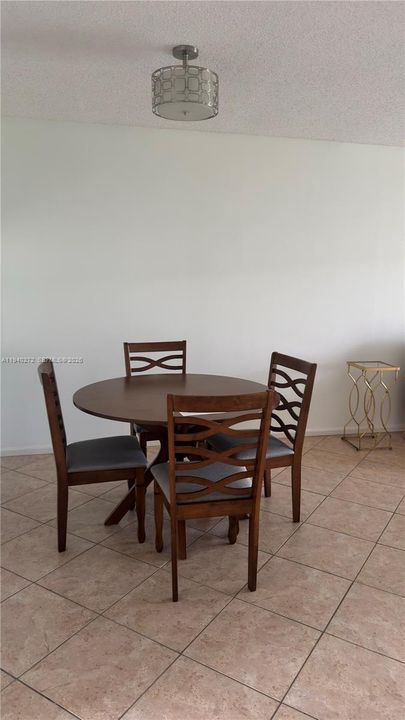 На продажу: $145,900 (2 спален, 2 ванн, 936 Квадратных фут)