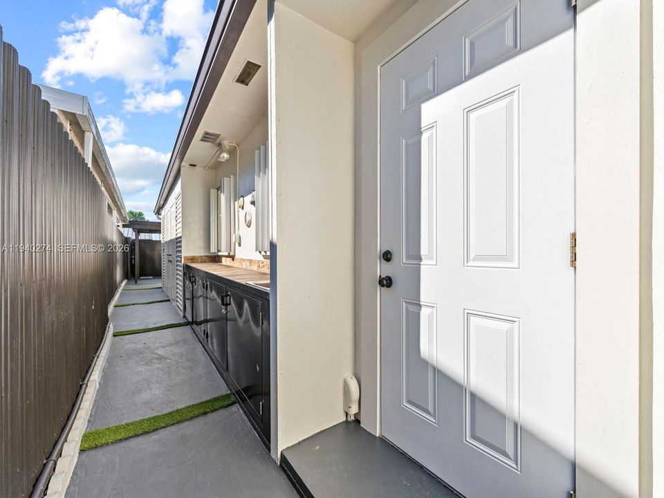 На продажу: $519,750 (4 спален, 2 ванн, 1414 Квадратных фут)