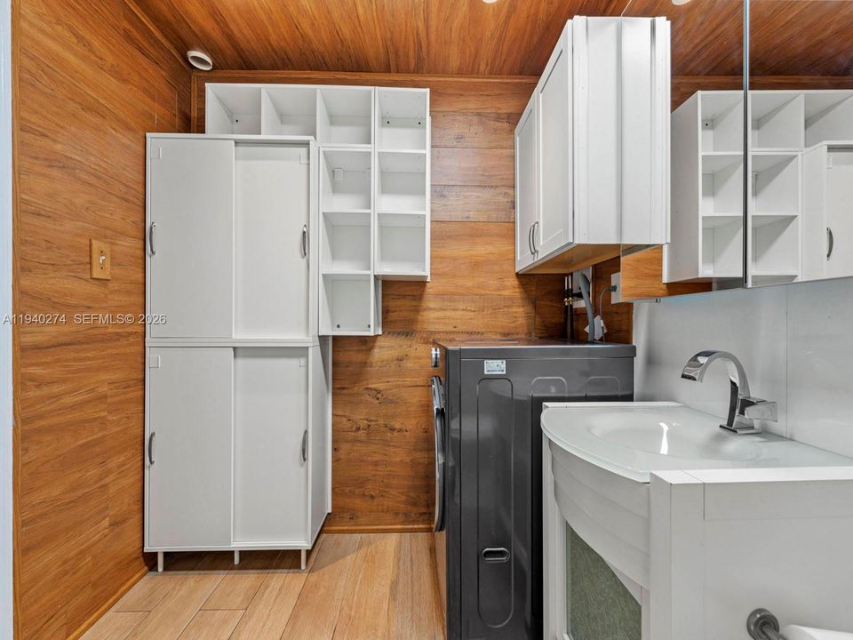 На продажу: $519,750 (4 спален, 2 ванн, 1414 Квадратных фут)