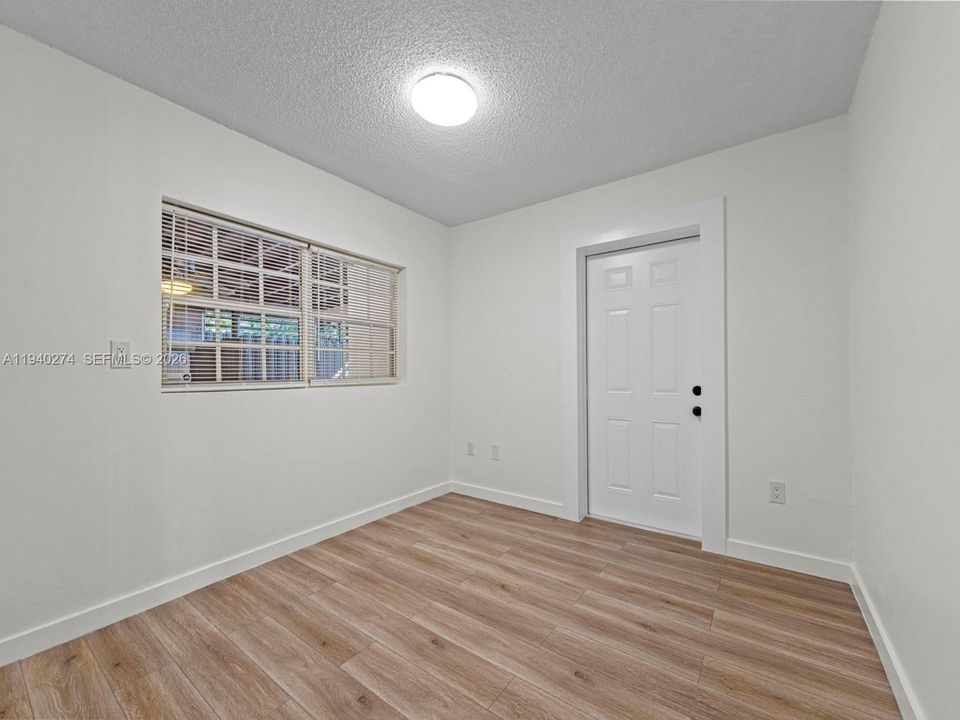 На продажу: $519,750 (4 спален, 2 ванн, 1414 Квадратных фут)