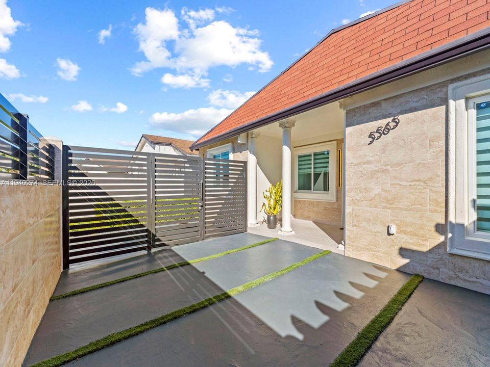 На продажу: $519,750 (4 спален, 2 ванн, 1414 Квадратных фут)