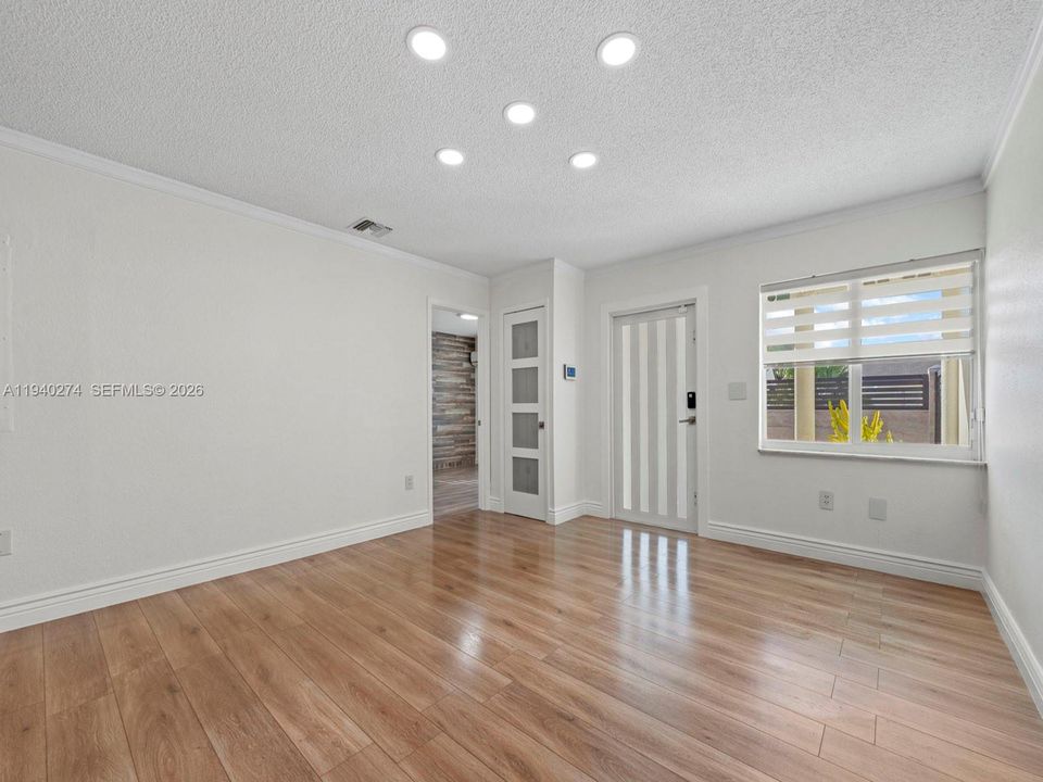 На продажу: $519,750 (4 спален, 2 ванн, 1414 Квадратных фут)