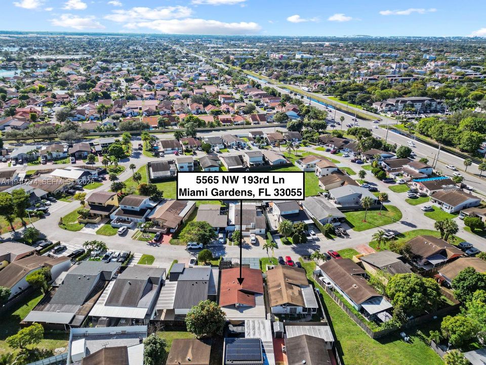 На продажу: $519,750 (4 спален, 2 ванн, 1414 Квадратных фут)