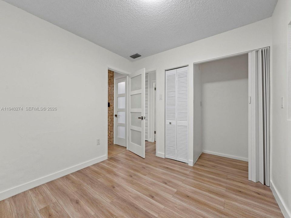 На продажу: $519,750 (4 спален, 2 ванн, 1414 Квадратных фут)