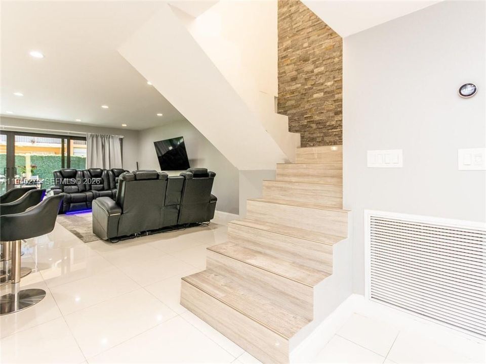 На продажу: $388,888 (4 спален, 3 ванн, 1581 Квадратных фут)