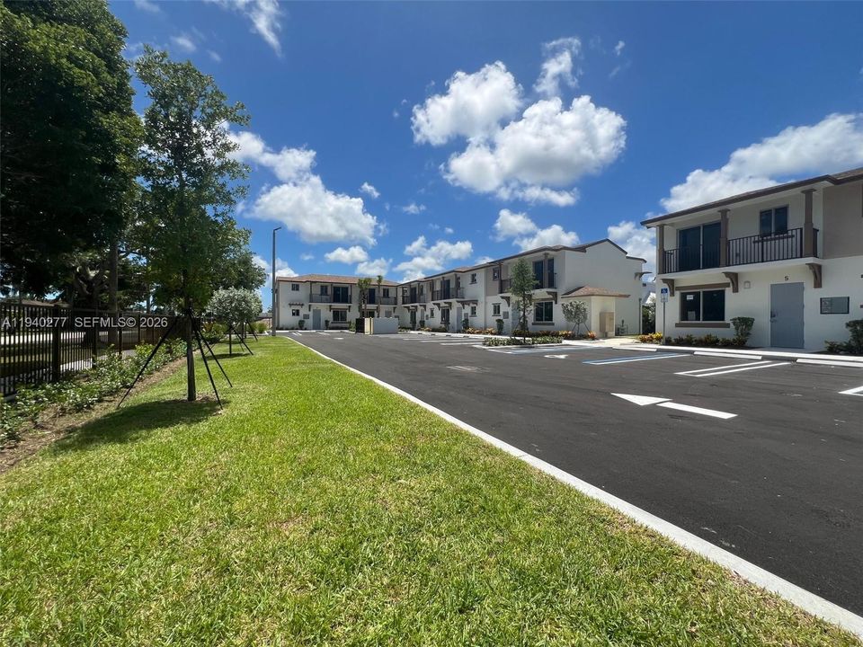 For Rent: $2,650 (3 beds, 2 baths, 16476 Square Feet)