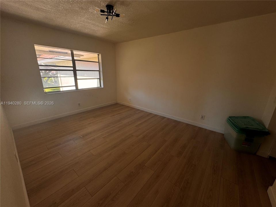En Venta: $255,000 (2 camas, 2 baños, 978 Pies cuadrados)