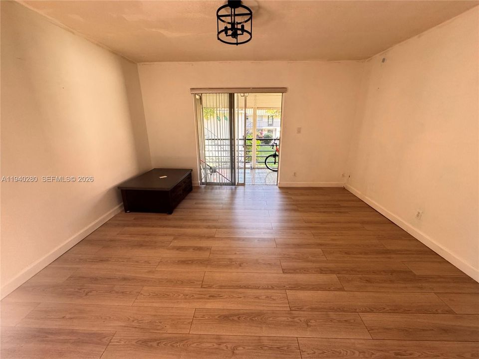 En Venta: $255,000 (2 camas, 2 baños, 978 Pies cuadrados)