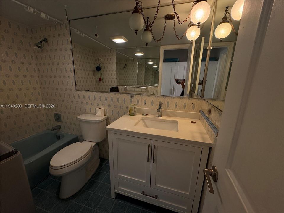 En Venta: $255,000 (2 camas, 2 baños, 978 Pies cuadrados)