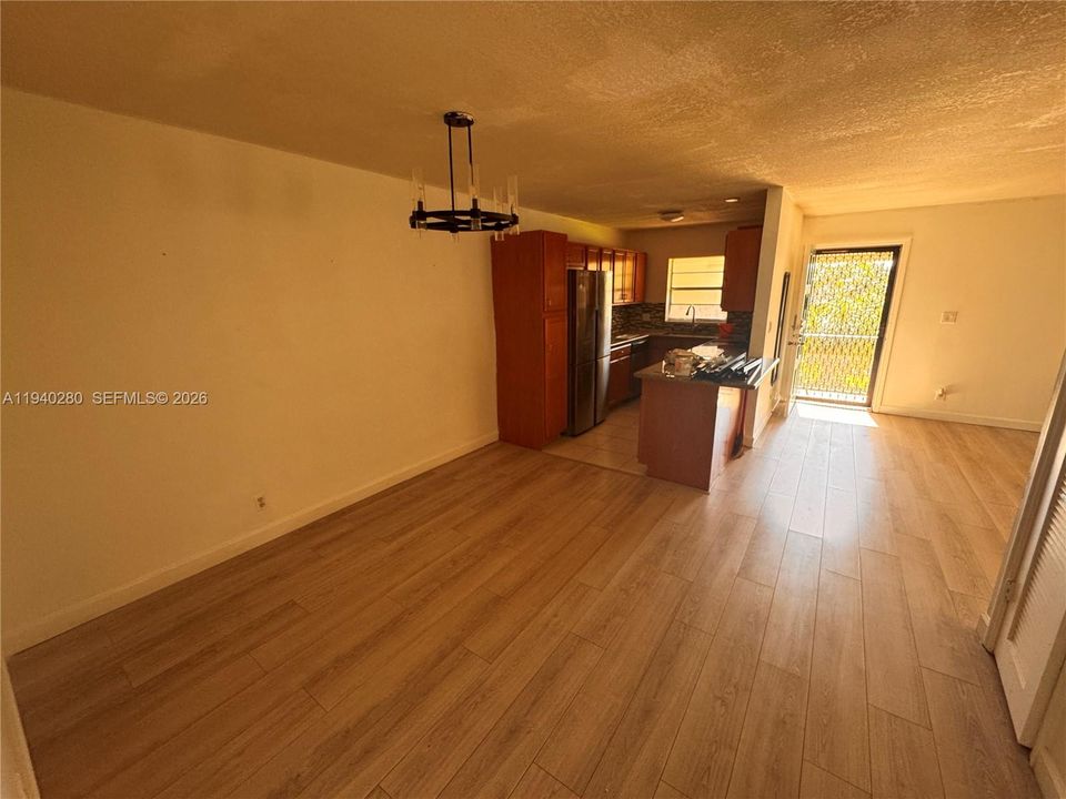 En Venta: $255,000 (2 camas, 2 baños, 978 Pies cuadrados)