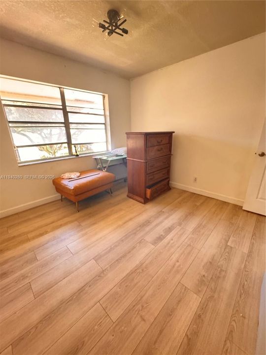 En Venta: $255,000 (2 camas, 2 baños, 978 Pies cuadrados)