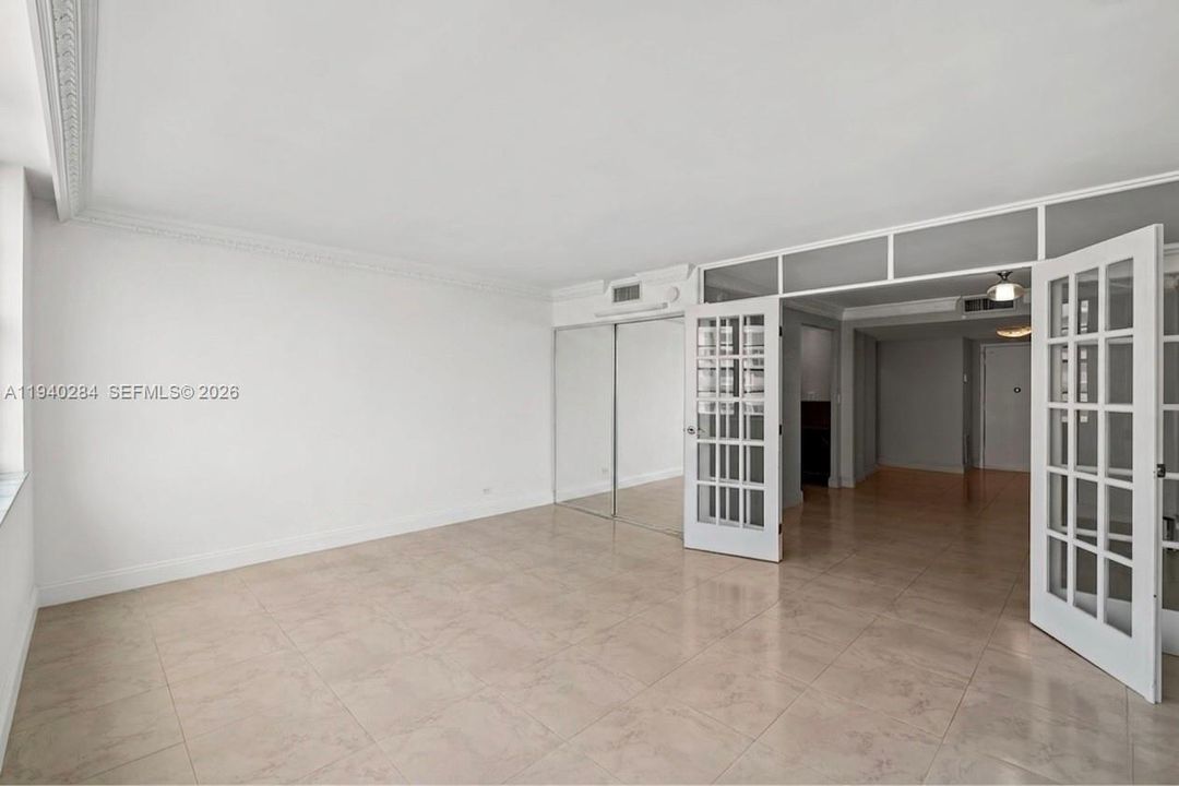 For Sale: $195,000 (0 beds, 1 baths, 595 Square Feet)