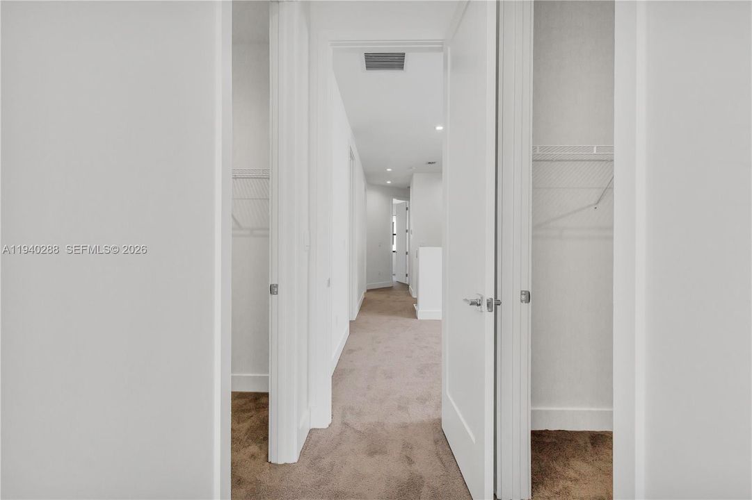 出租: $5,750 (3 贝兹, 2 浴室, 2124 平方英尺)