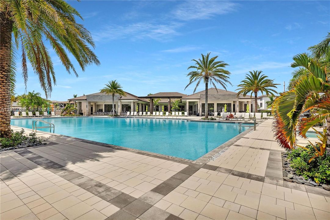 出租: $5,750 (3 贝兹, 2 浴室, 2124 平方英尺)