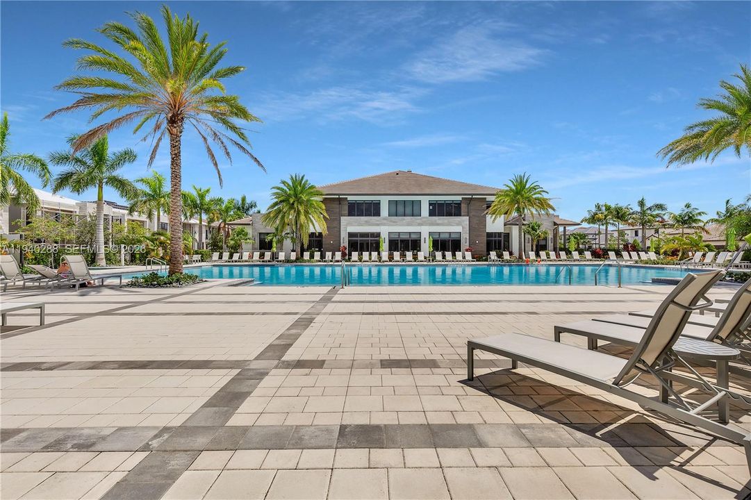 出租: $5,750 (3 贝兹, 2 浴室, 2124 平方英尺)