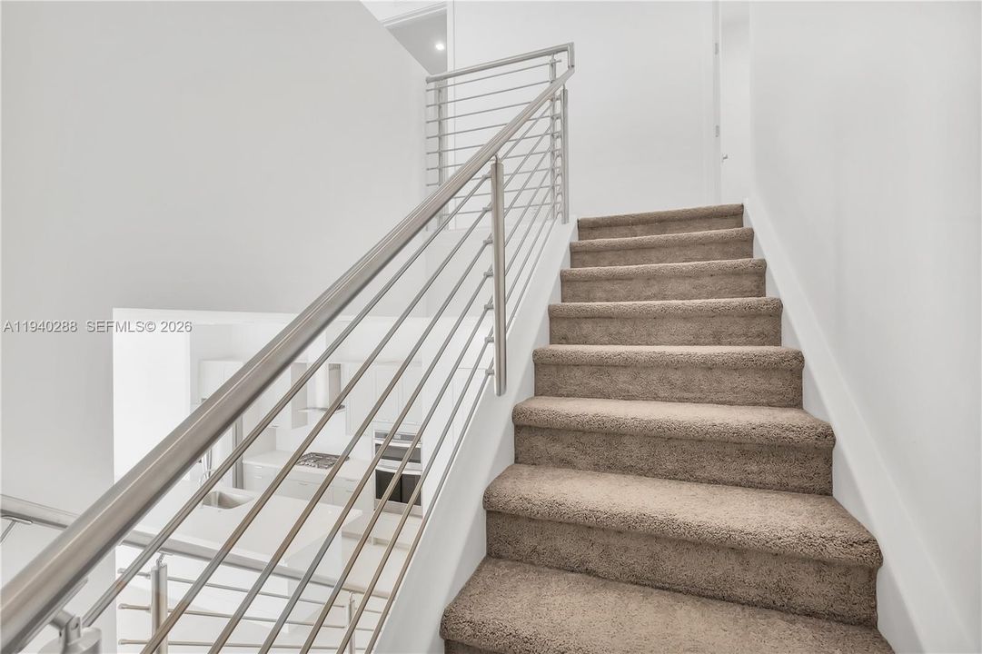 出租: $5,750 (3 贝兹, 2 浴室, 2124 平方英尺)