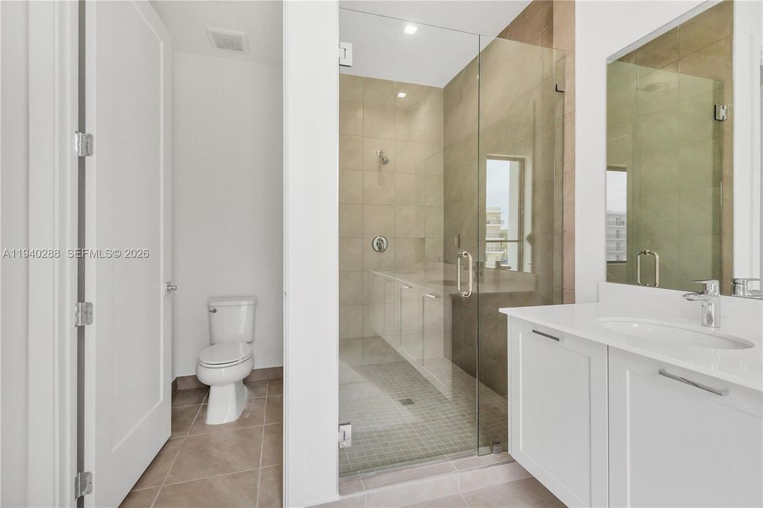 出租: $5,750 (3 贝兹, 2 浴室, 2124 平方英尺)