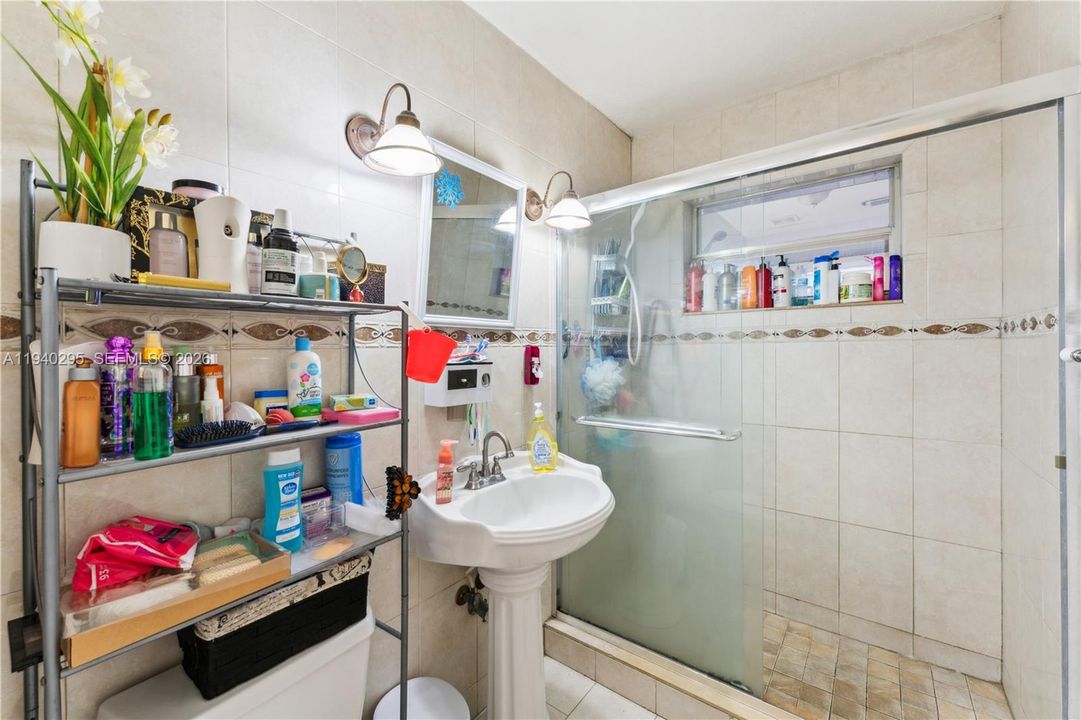 En Venta: $495,995 (4 camas, 3 baños, 1350 Pies cuadrados)