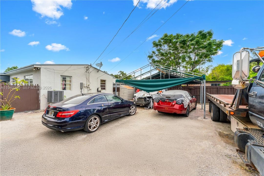 En Venta: $495,995 (4 camas, 3 baños, 1350 Pies cuadrados)