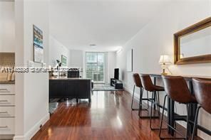 На продажу: $553,000 (2 спален, 2 ванн, 1143 Квадратных фут)