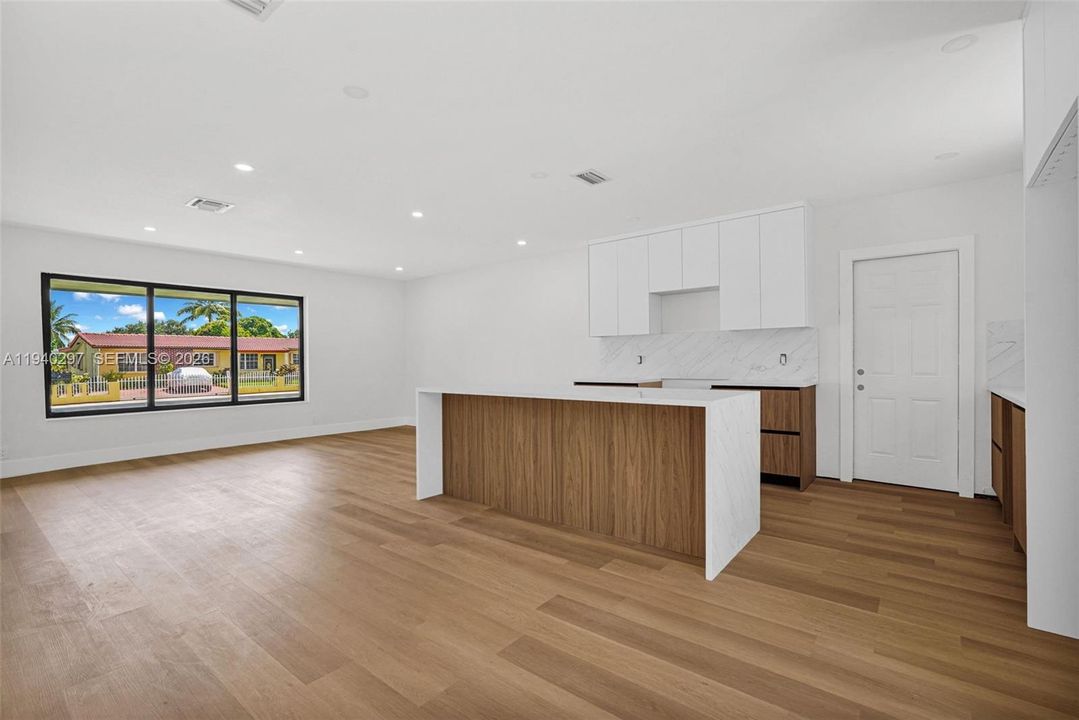 待售: $599,990 (3 贝兹, 2 浴室, 1392 平方英尺)