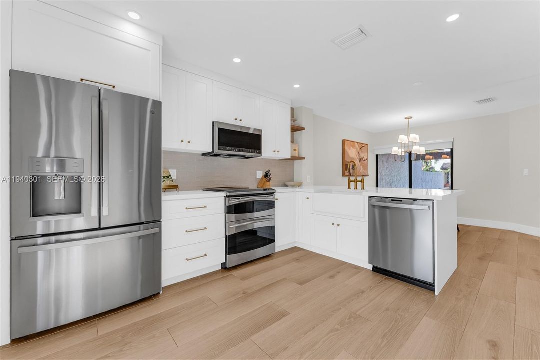 待售: $550,000 (3 贝兹, 3 浴室, 1671 平方英尺)