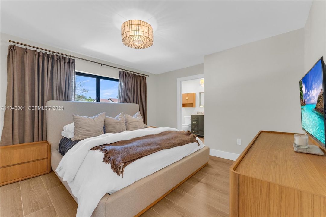 待售: $550,000 (3 贝兹, 3 浴室, 1671 平方英尺)