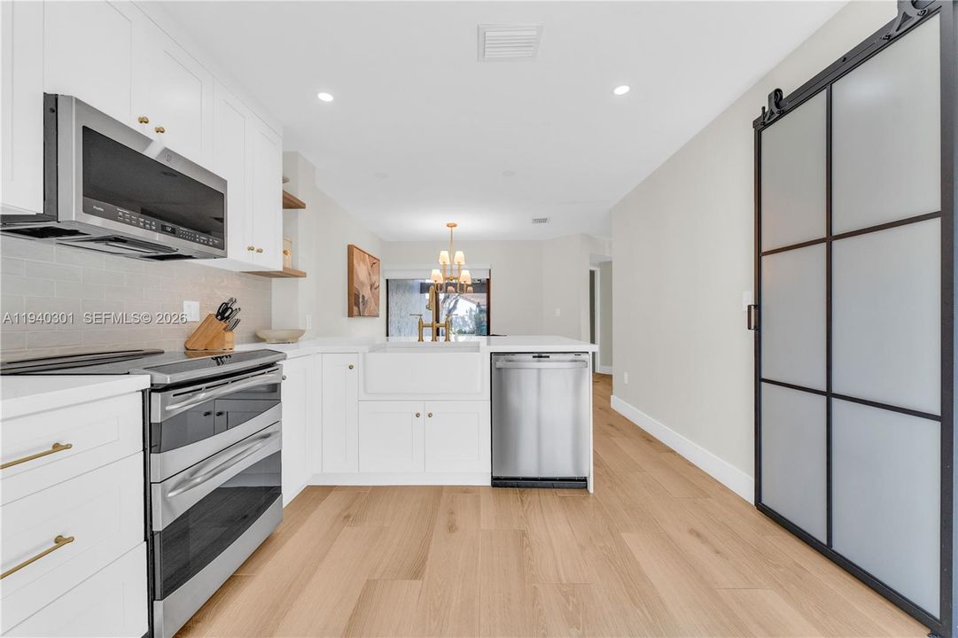 待售: $550,000 (3 贝兹, 3 浴室, 1671 平方英尺)