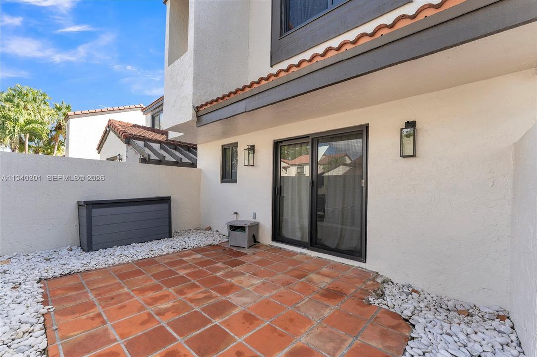 待售: $550,000 (3 贝兹, 3 浴室, 1671 平方英尺)