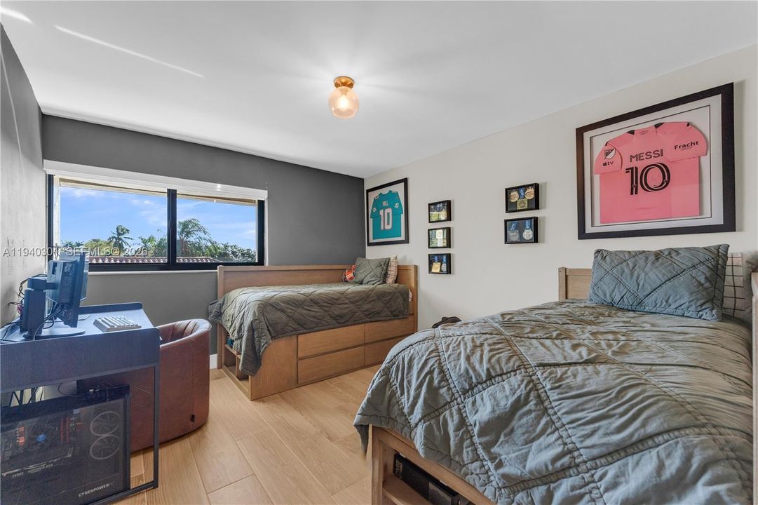 待售: $550,000 (3 贝兹, 3 浴室, 1671 平方英尺)