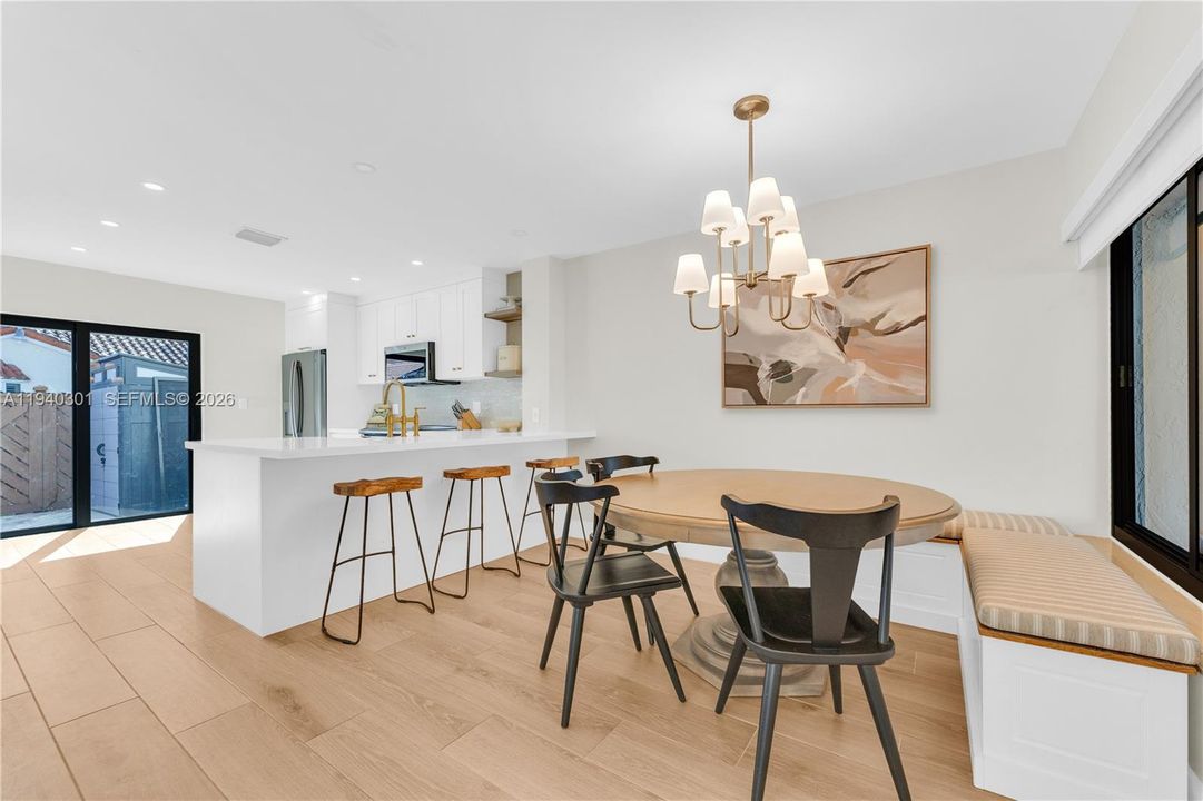 待售: $550,000 (3 贝兹, 3 浴室, 1671 平方英尺)