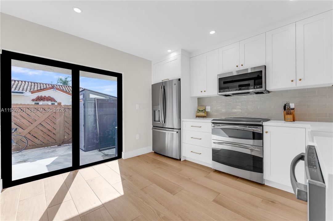 待售: $550,000 (3 贝兹, 3 浴室, 1671 平方英尺)