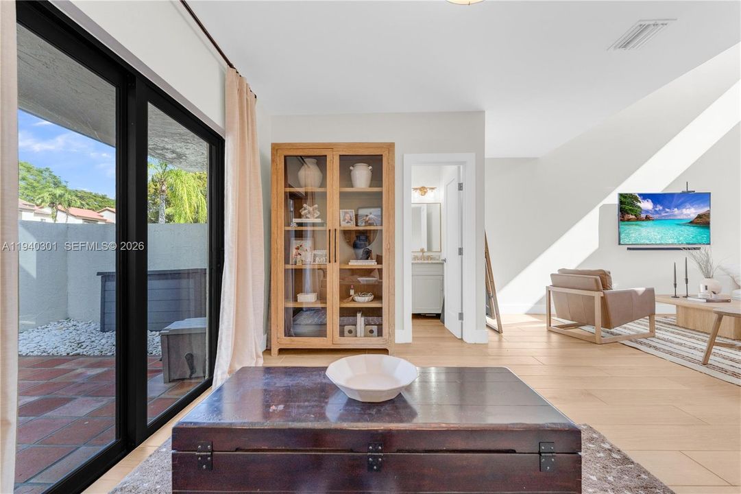 待售: $550,000 (3 贝兹, 3 浴室, 1671 平方英尺)