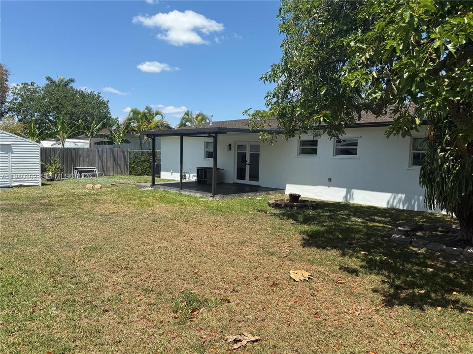 For Rent: $3,300 (4 beds, 2 baths, 1620 Square Feet)