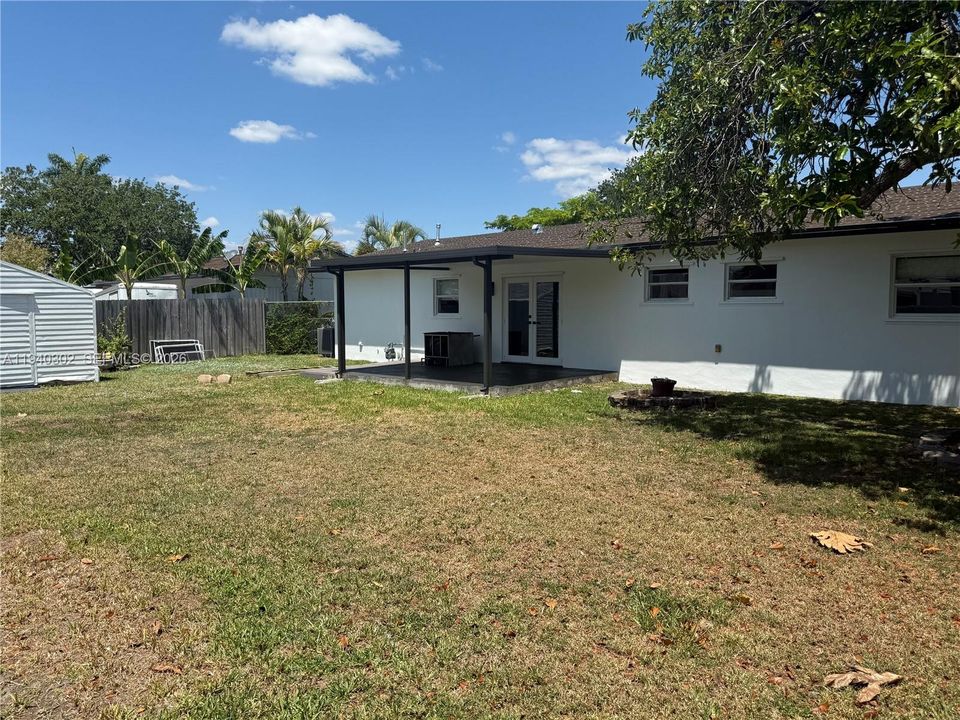 For Rent: $3,300 (4 beds, 2 baths, 1620 Square Feet)