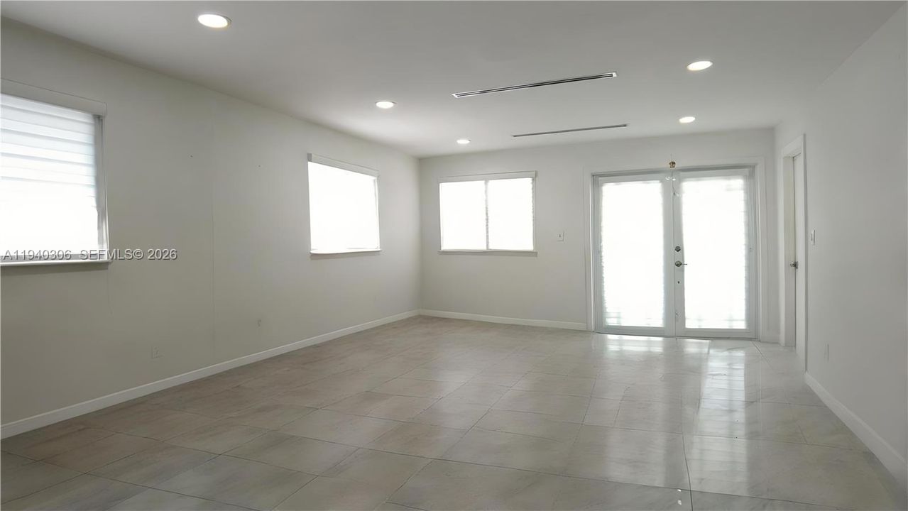 En Renta: $4,200 (3 camas, 2 baños, 1600 Pies cuadrados)