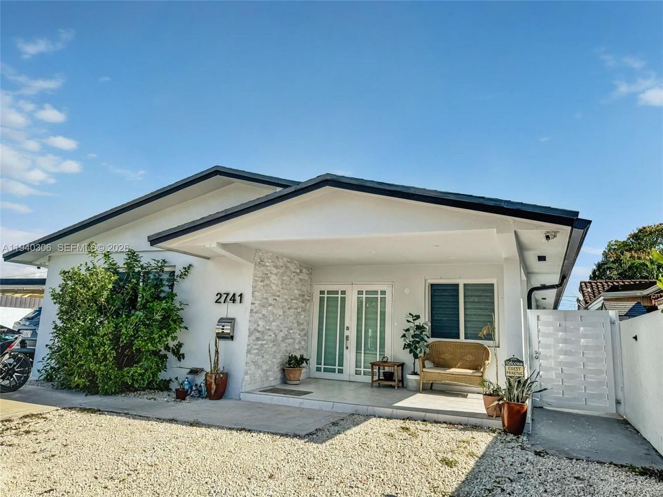 En Renta: $4,200 (3 camas, 2 baños, 1600 Pies cuadrados)